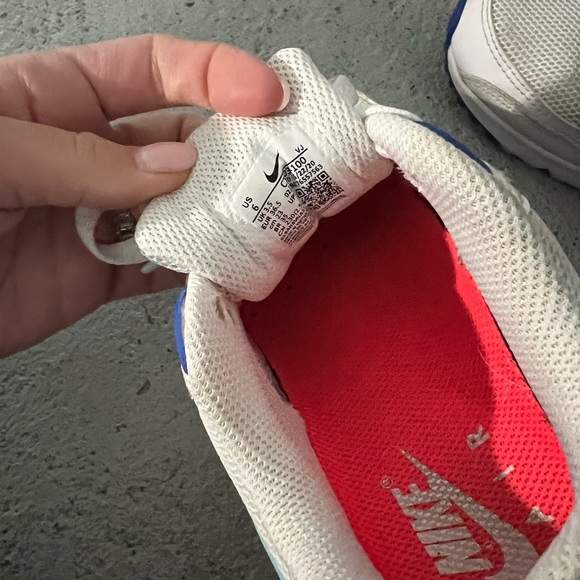 Nike Air Max White and Pink Sneakers - Picture 8 of 8